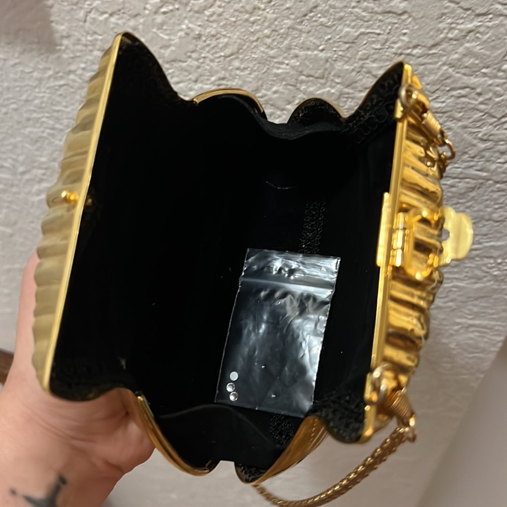 Vintage | Metal Box Purse - Picture 6 of 8